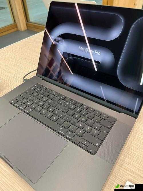 1819 岁 macbook pro：你的青春记忆